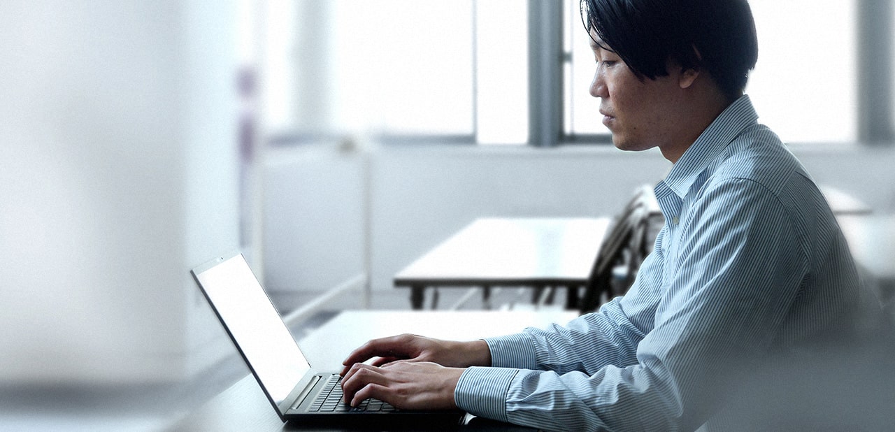 開発に取り組むエンジニア